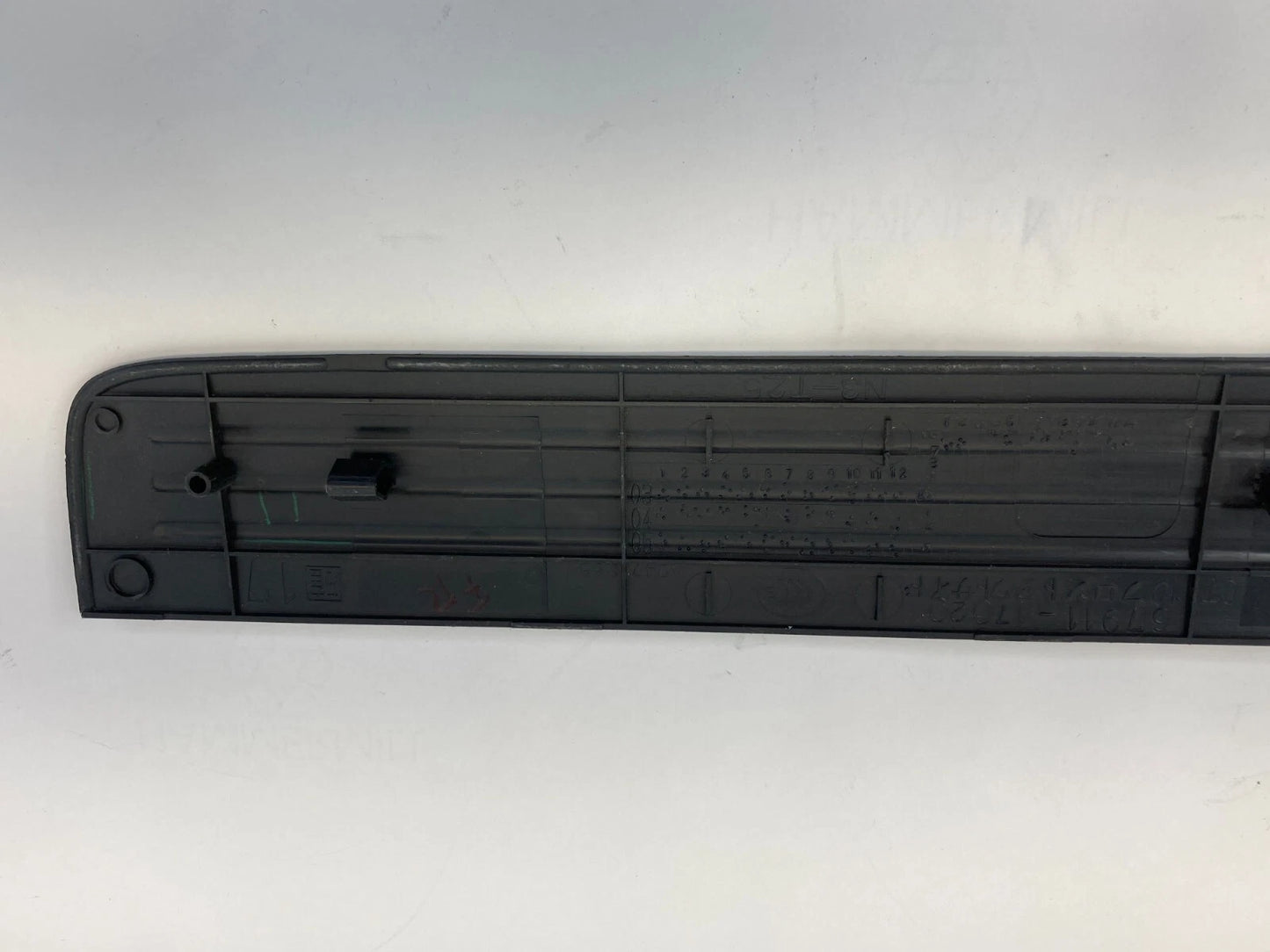 2004-2009 TOYOTA PRIUS FRONT RIGHT SIDE DOOR SILL SCUFF STRIP PLATE 67911-47020