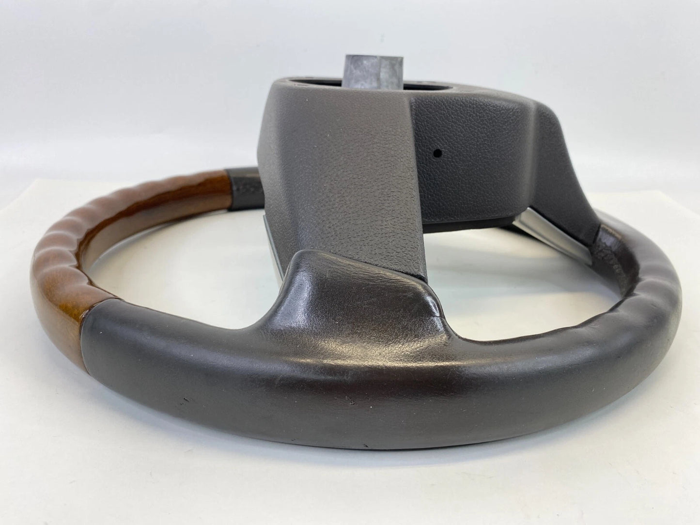 09-14 CADILLAC CTS STEERING WHEEL W/ AUDIO CONTROL SWITCHES COCOA 25993793 OEM