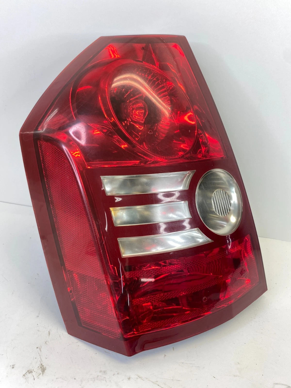 2008-2010 CHRYSLER 300 REAR LEFT DRIVER TAILLIGHT TAIL LAMP ASSY CS286-B000L OEM