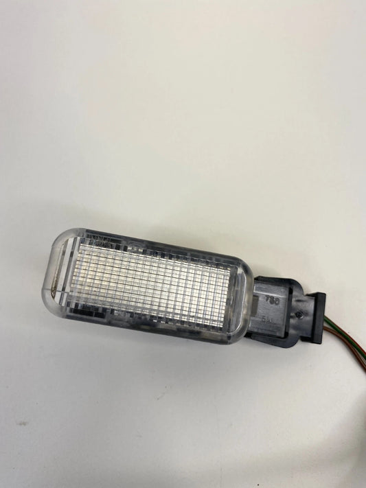 2006-2013 AUDI A3 GLOVE BOX INTERIOR COURTESY LIGHT LAMP ASSEMBLY 893971632 OEM
