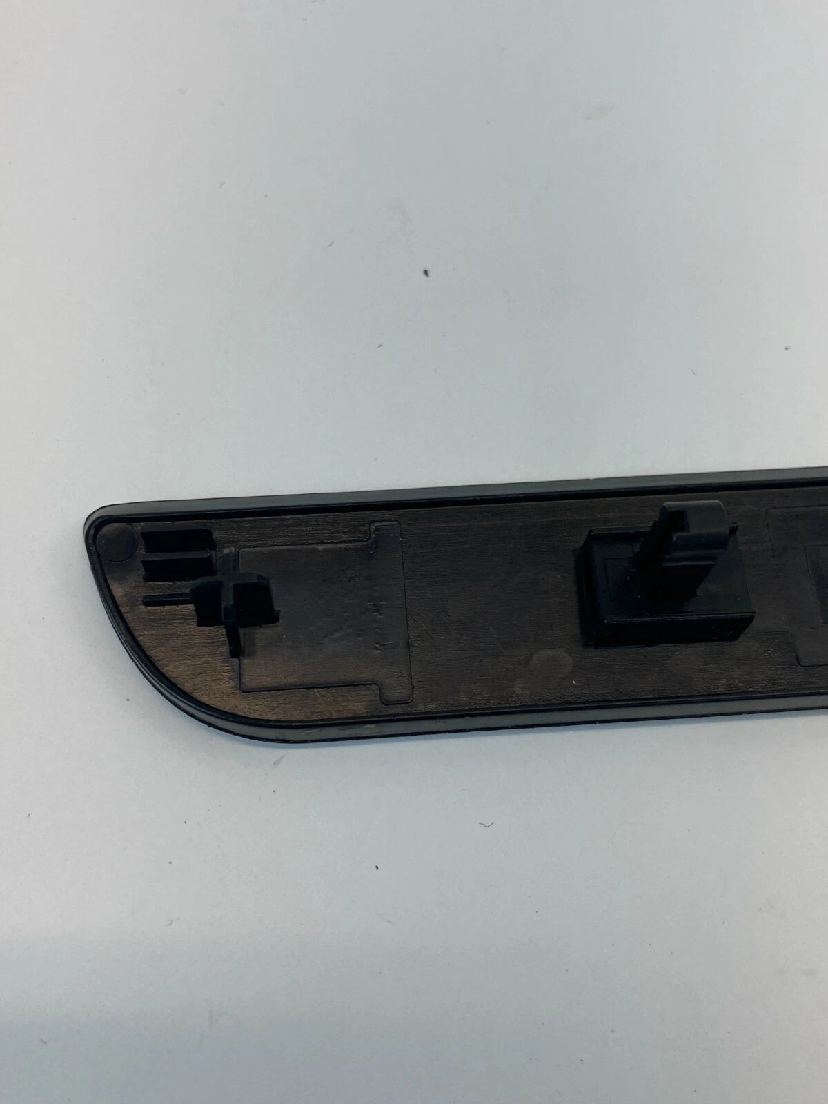 2006-2010 VOLKSWAGEN JETTA RIGHT PASSENGER GLOVE BOX MOLDING TRIM 1K1-858-529