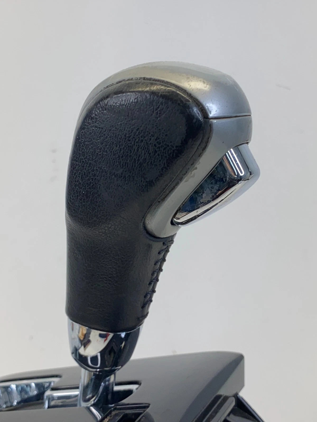 2011-2016 CHEVROLET CRUZE AUTOMATIC TRANSMISSION FLOOR GEAR SHIFTER LEVER HANDLE