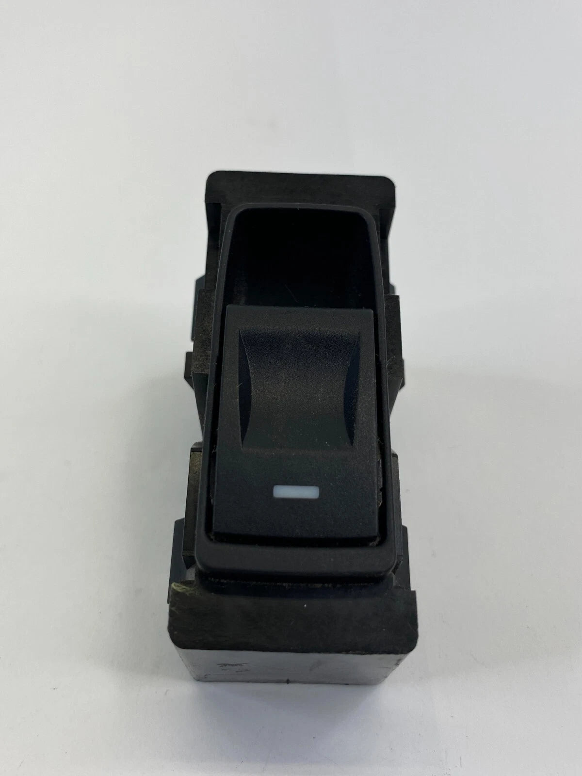2006-2008 CHRYSLER 300 REAR RIGHT BACK DOOR WINDOW BUTTON SWITCH 4602743AA OEM