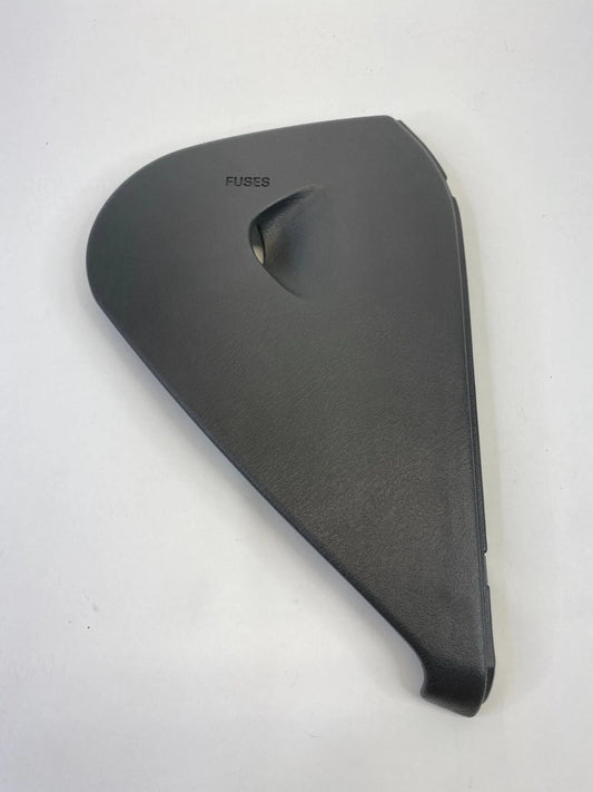 2001-2005 PONTIAC GRAND AM DASH RIGHT SIDE END CAP FUSE BOX COVER 222618850