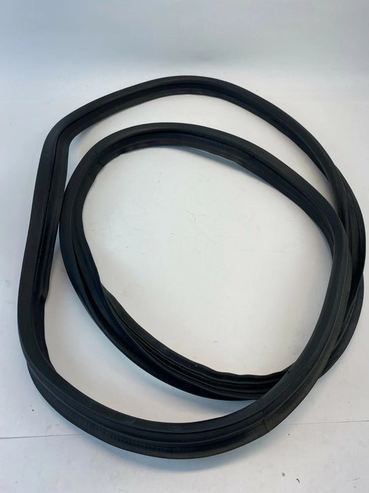 2005 06 07 08 09 FORD MUSTANG REAR TRUNK LID DECK RUBBER WEATHERSTRIP SEAL OEM