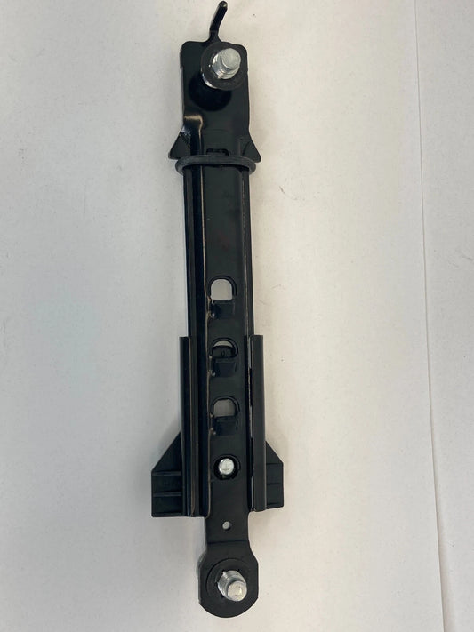 2010-2015 HYUNDAI TUCSON FRONT RIGHT PASSENGER SEAT BELT HEIGHT ADJUSTER OEM