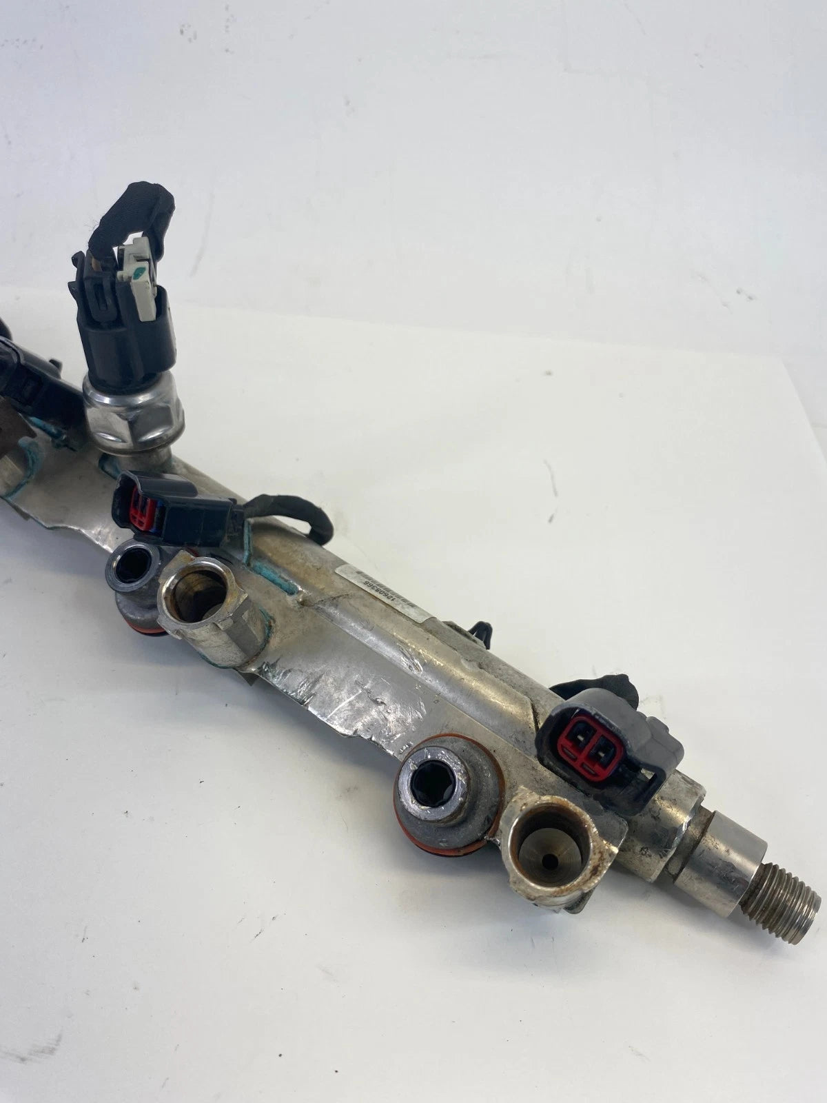 10-17 CHEVROLET EQUINOX 2.4L AT FUEL INJECTOR RAIL PIPE ASSEMBLY 12608366 OEM