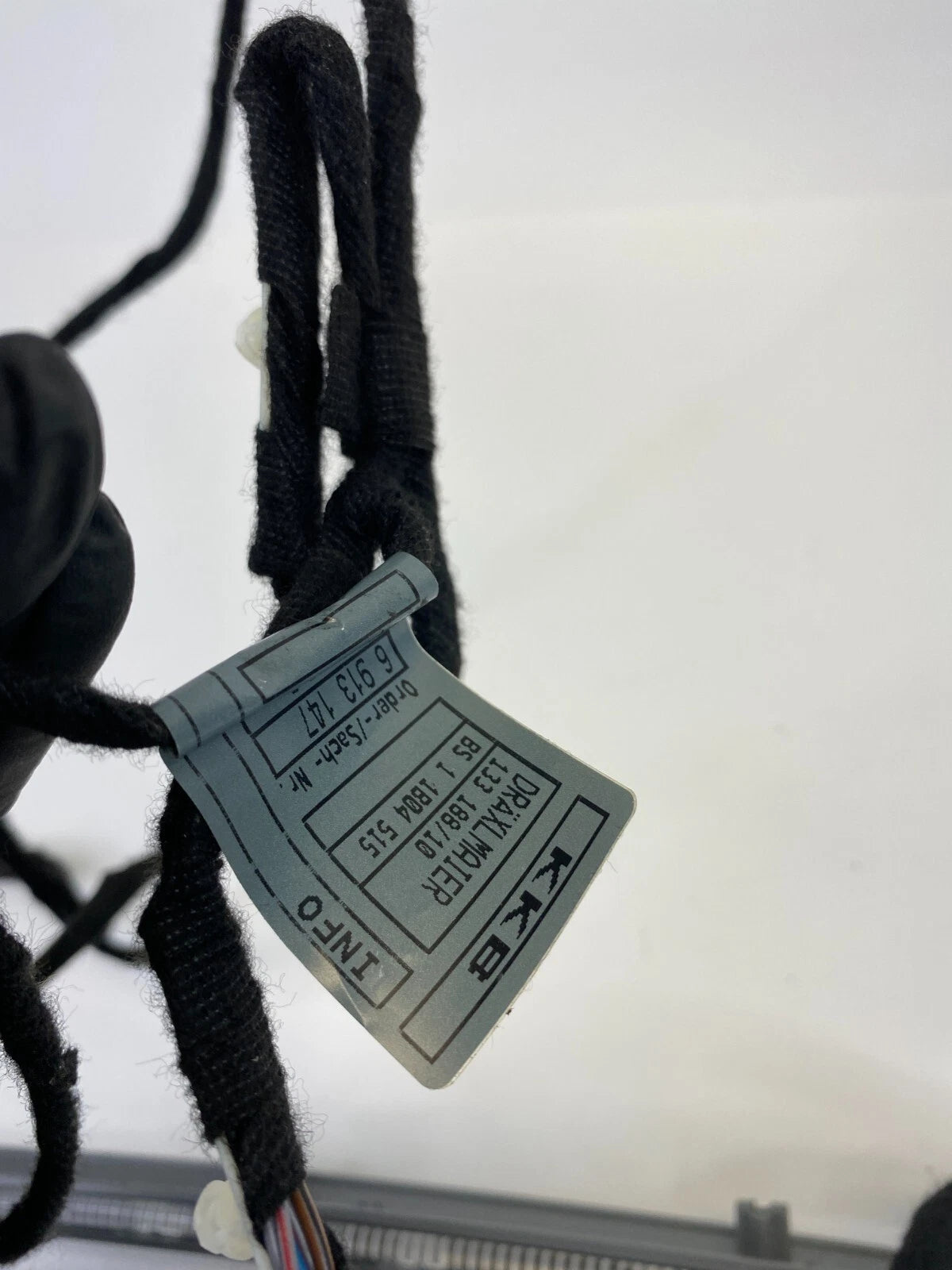 2002-2005 BMW 745I SEDAN REAR LEFT DRIVER SIDE DOOR MOLDING W/ HARNESS 6913147