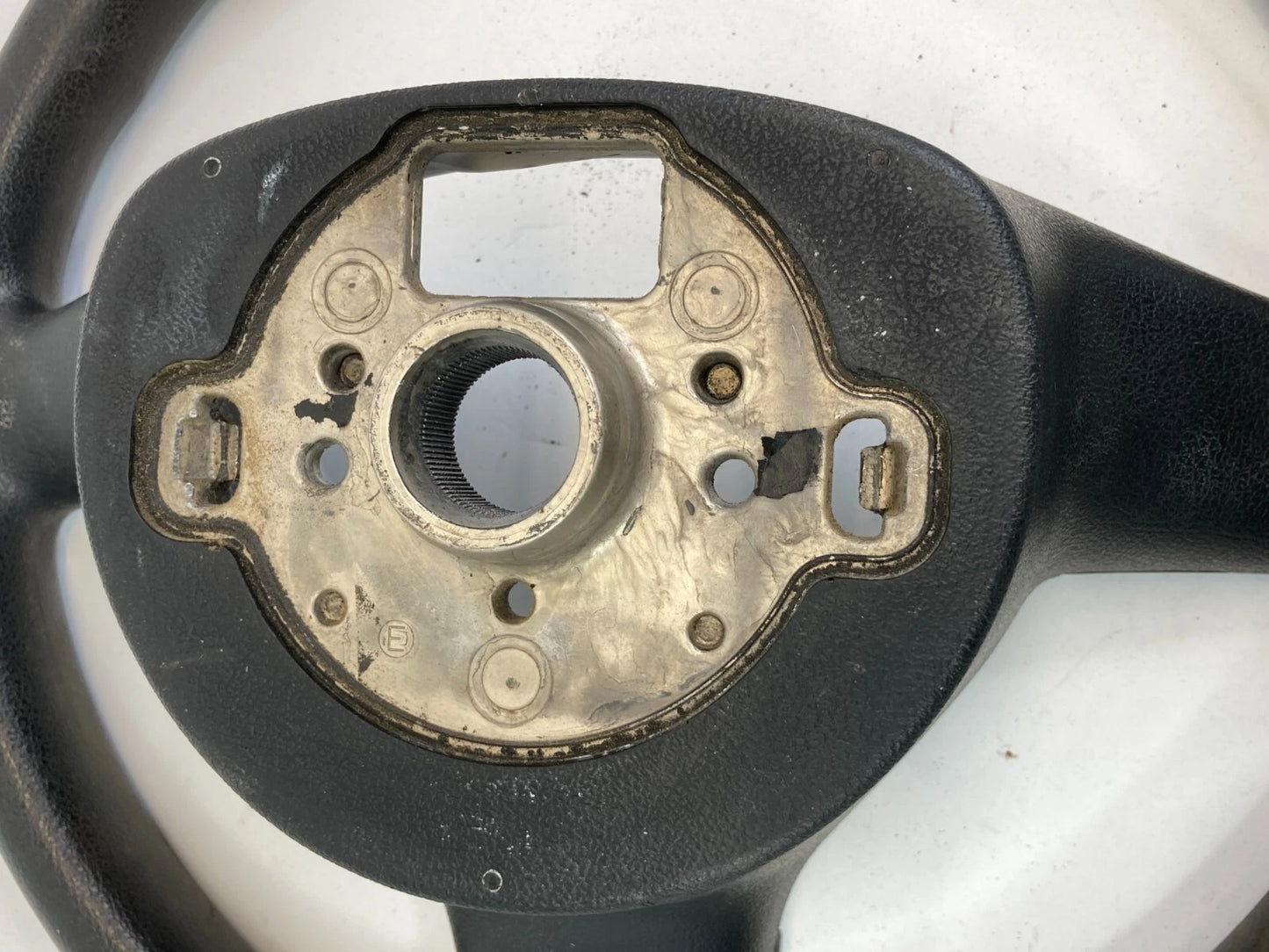 2005-2009 VOLKSWAGEN JETTA 2006-2009 RABBIT STEERING WHEEL ASSEMBLY 3 SPOKE OEM