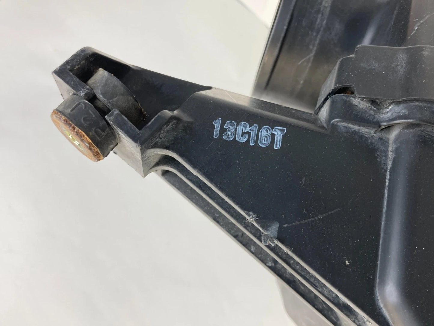 2010-2013 ACURA MDX 3.7L V6 AIR INTAKE CLEANER FILTER BOX ASSEMBLY OEM