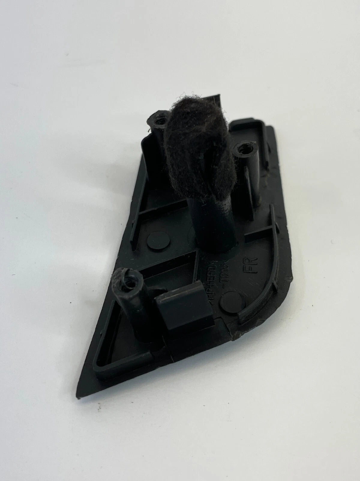 2007-2011 CHEVROLET AVEO FRONT RIGHT PASSENGER DOOR HANDLE BEZEL COVER TRIM CAP