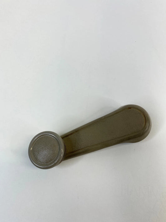 98-02 TOYOTA COROLLA REAR LEFT DRIVER SIDE MANUAL WINDOW CRANK HANDLE 6926001020