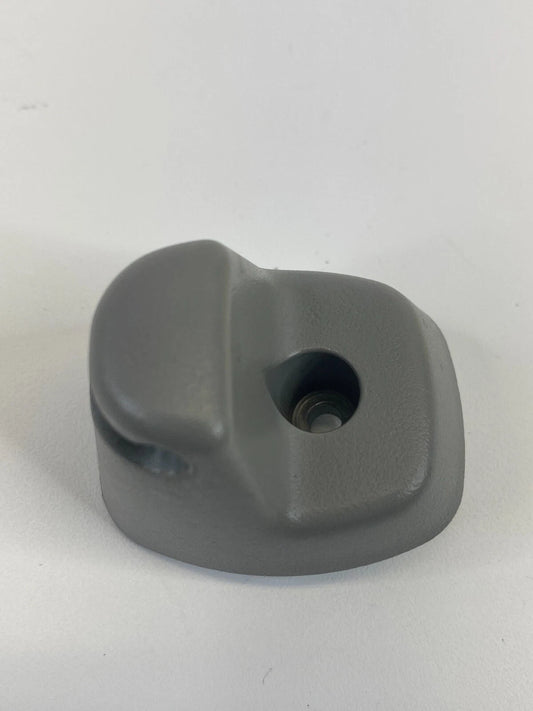 2007 2008 2009 SUZUKI XL-7 XL7 SUN VISOR HOLDER RETAINER SUNVISOR CLIP HOOK OEM