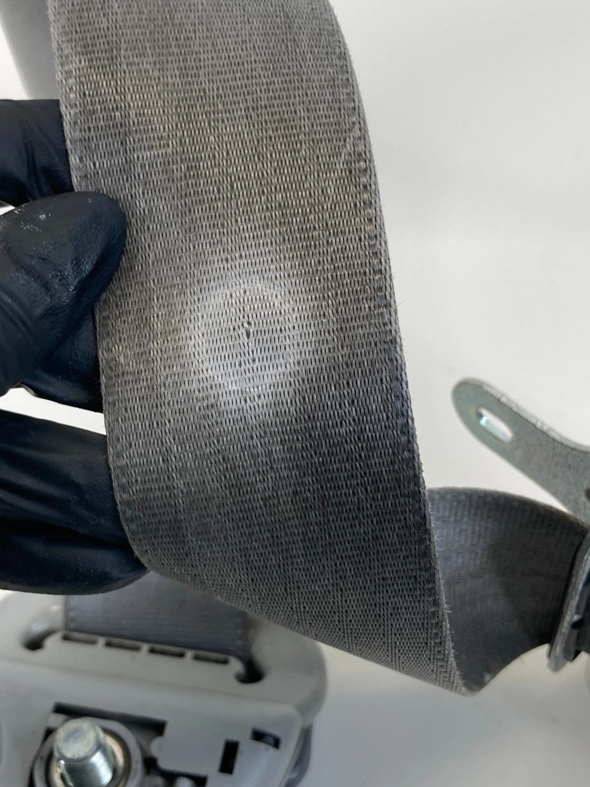 2004-2008 TOYOTA COROLLA FRONT RIGHT PASSENGER SIDE SEAT BELT RETRACTOR RH OEM