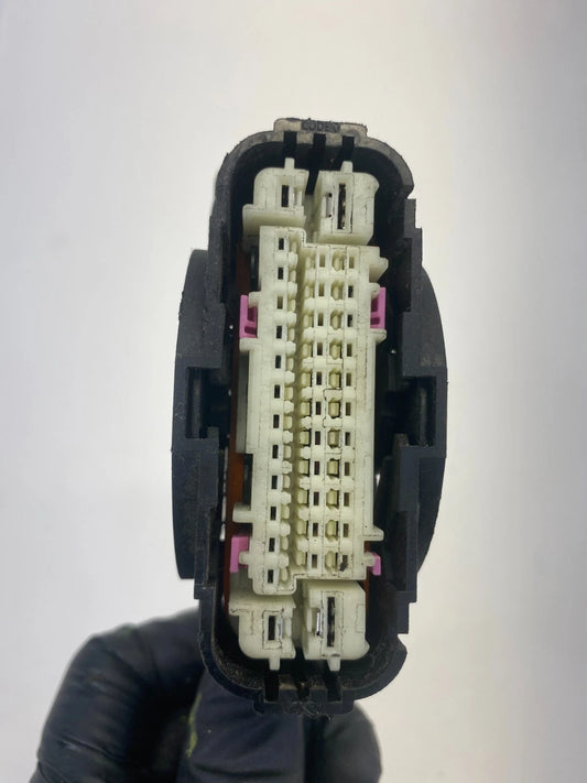 11-24 MITSUBISHI OUTLANDER SPORT ABS MODULE CONNECTOR PLUG PIGTAIL 1928405328