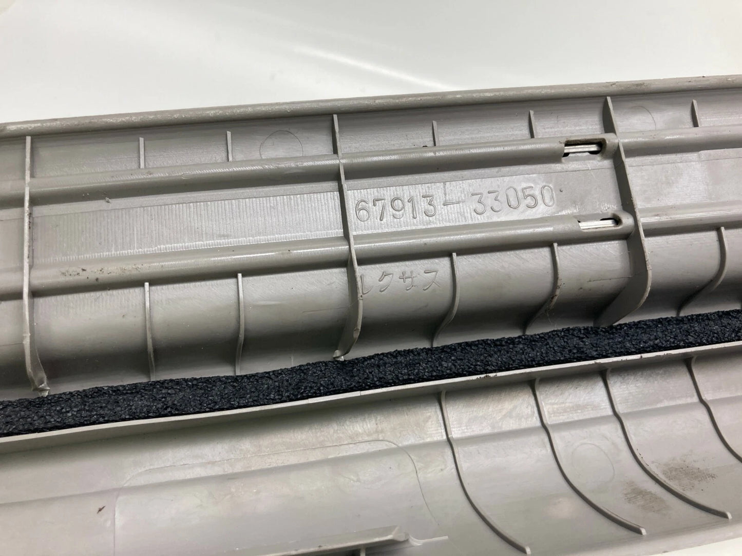 2002 2003 LEXUS ES300 FRONT RIGHT SIDE DOOR SILL SCUFF FLOOR PANEL PLATE 6791333