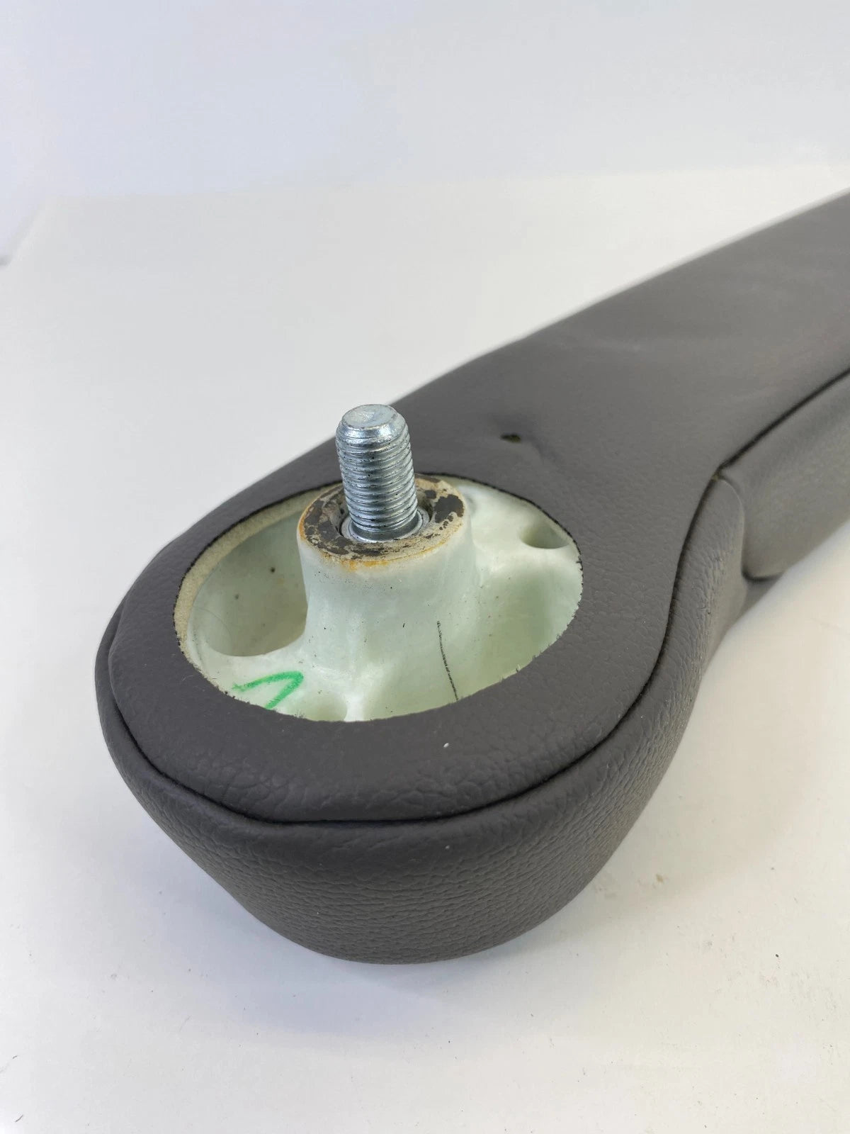 2011 2012 2013 HONDA ODYSSEY REAR RIGHT PASSENGER SIDE SEAT ARMREST ARM REST