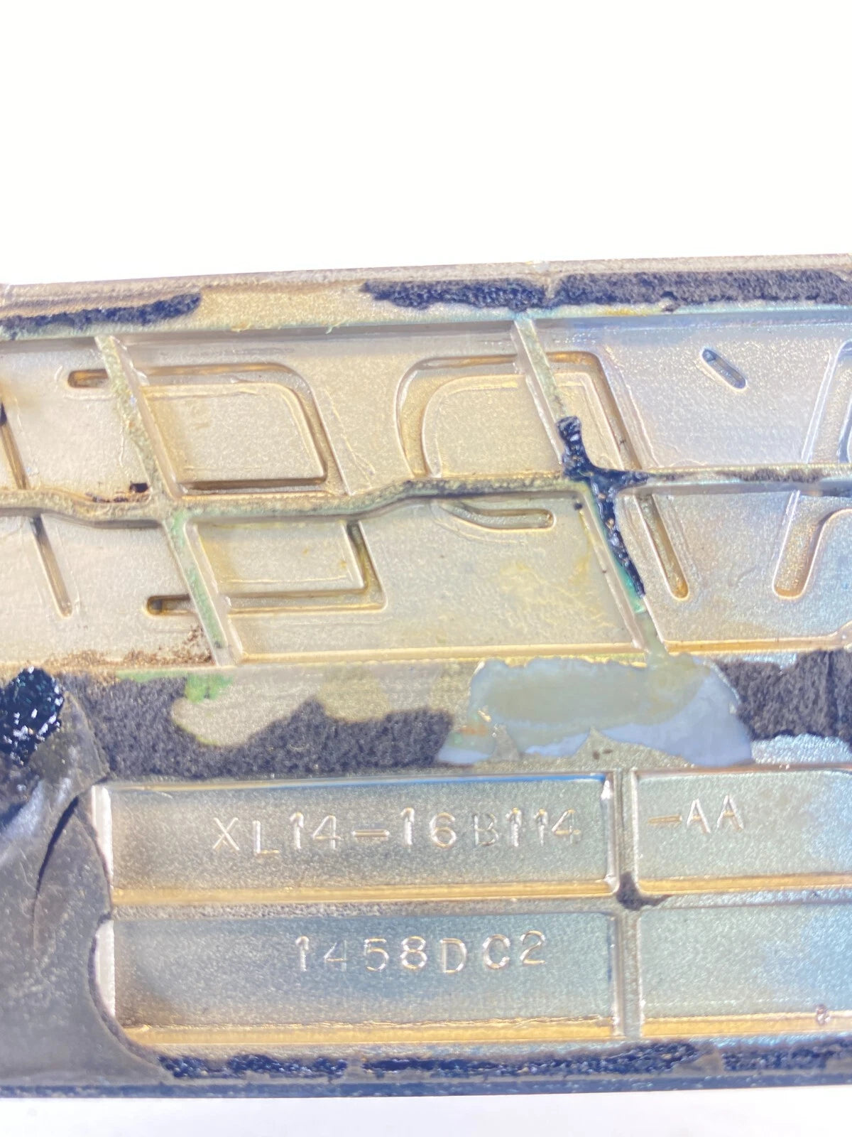 1997-2002 FORD EXPEDITION EDDIE BAUER TRITON V8 FENDER EMBLEM BADGE LOGO