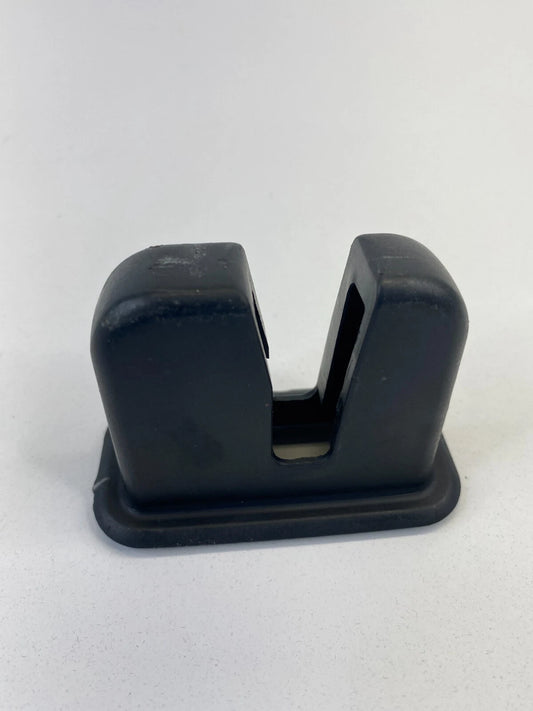 2006-2010 VW VOLKSWAGEN PASSAT REAR TRUNK LOCK LATCH LID COVER 305-827-520-B
