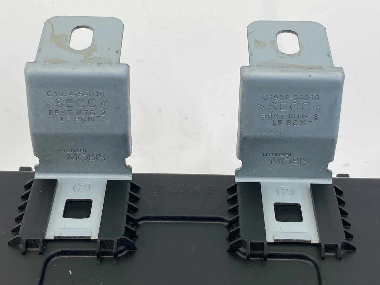 2015 2016 HYUNDAI SONATA 2.4L A/T BODY CONTROL MODULE UNIT BCM 95400-C2100 OEM