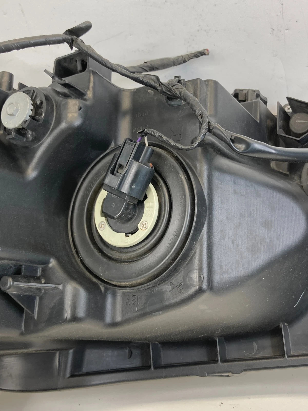 2012-2017 NISSAN QUEST FRONT RIGHT PASSENGER HEADLIGHT HEADLAMP HALOGEN OEM