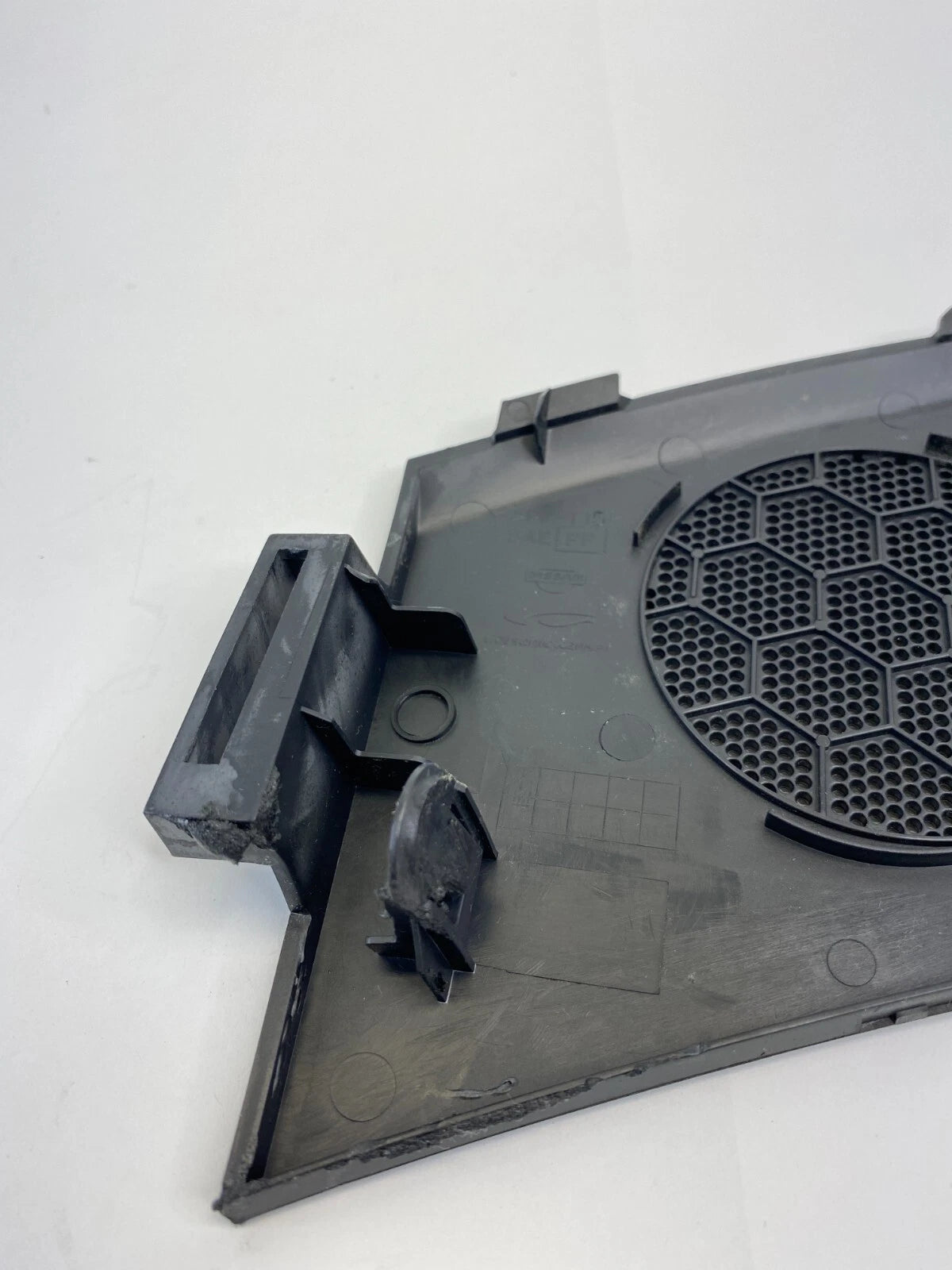 07-13 ALTIMA 09-14 MAXIMA DASH RIGHT SPEAKER GRILLE COVER TRIM 68498-JA010 OEM