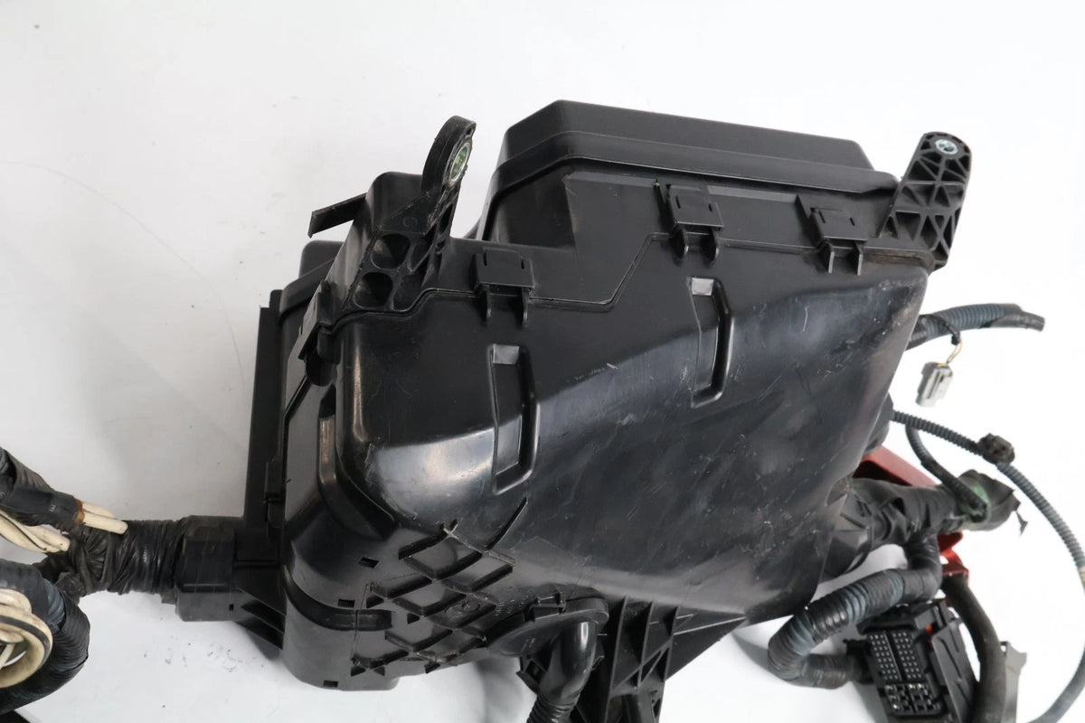 2011-2016 TOYOTA SIENNA 3.5L ENGINE FUSE RELAY BOX COMPARTMENT 82641-08050 OEM