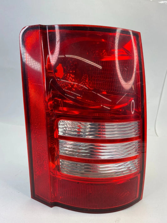 2008-2010 CHRYSLER TOWN & COUNTRY LEFT DRIVER SIDE TAIL LIGHT LAMP 58622E OEM
