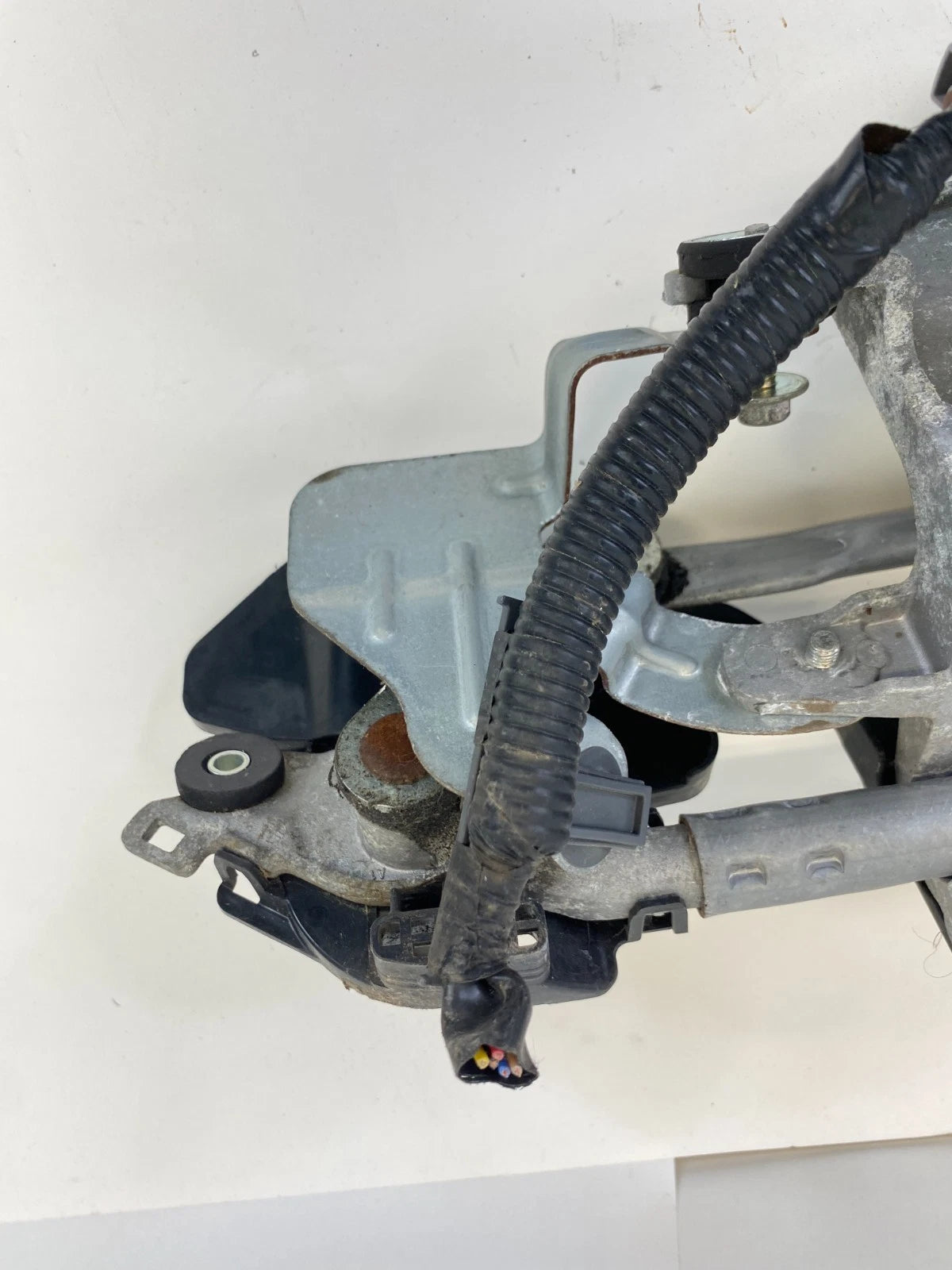 2010 2011 MAZDA3 FRONT WINDSHIELD WIPER MOTOR W/ LINKAGE BBM4-67-37X OEM