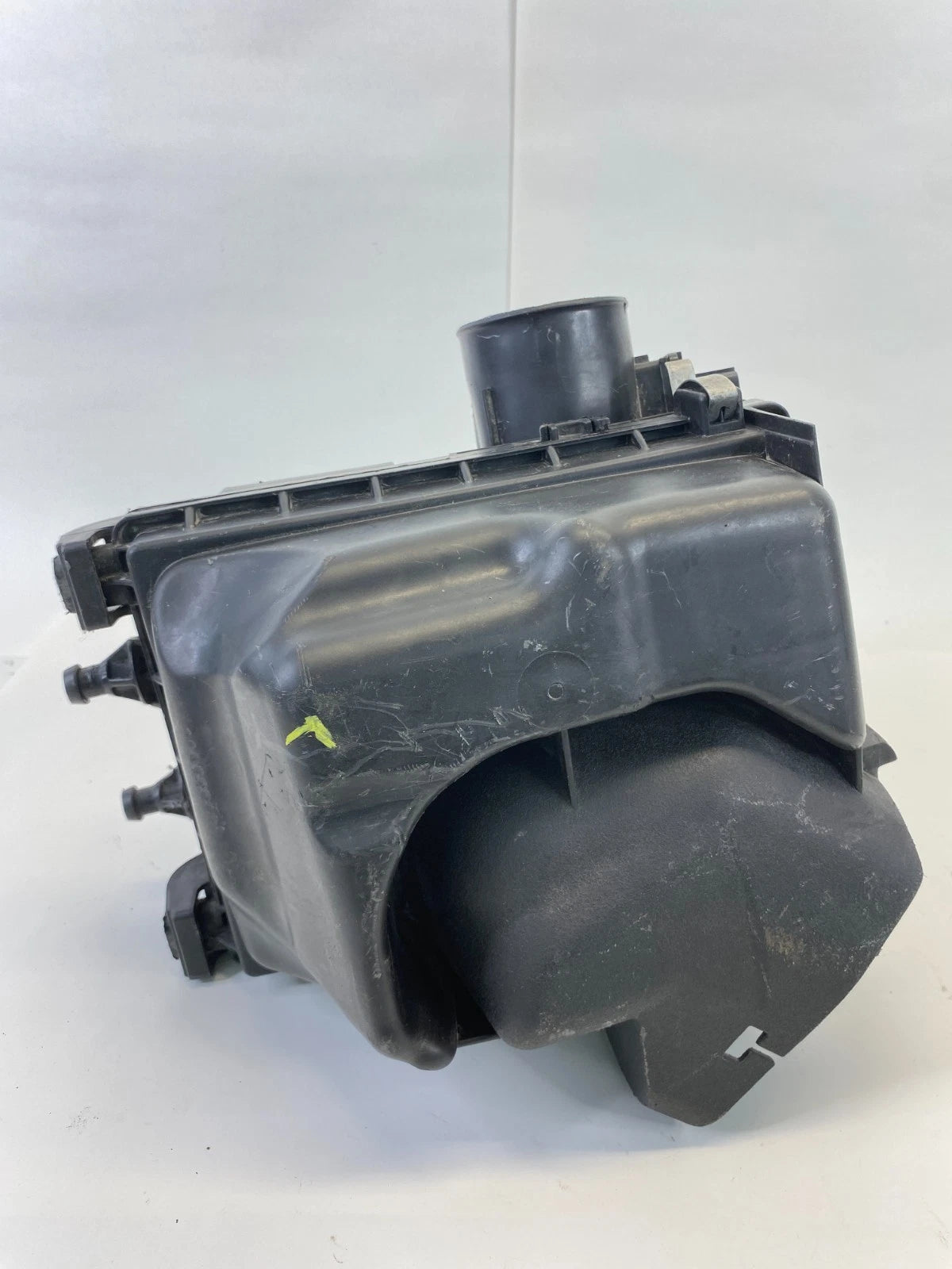 2013-2019 NISSAN SENTRA 1.8L AIR CLEANER FILTER HOUSING COVER & SENSOR 3RC20 OEM