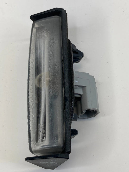 2004-2010 TOYOTA SIENNA REAR HATCH TAILGATE LICENSE PLATE LIGHT LAMP OEM