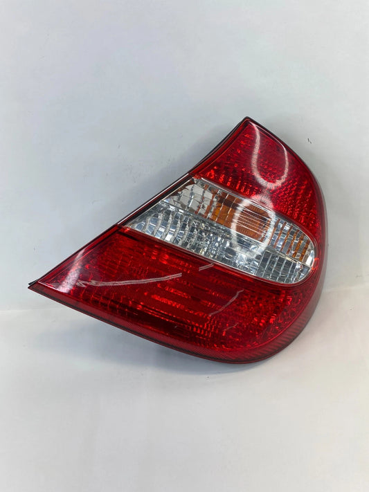 2002 2003 2004 TOYOTA CAMRY REAR RIGHT SIDE TAILLIGHT TAILLAMP ASSY OEM