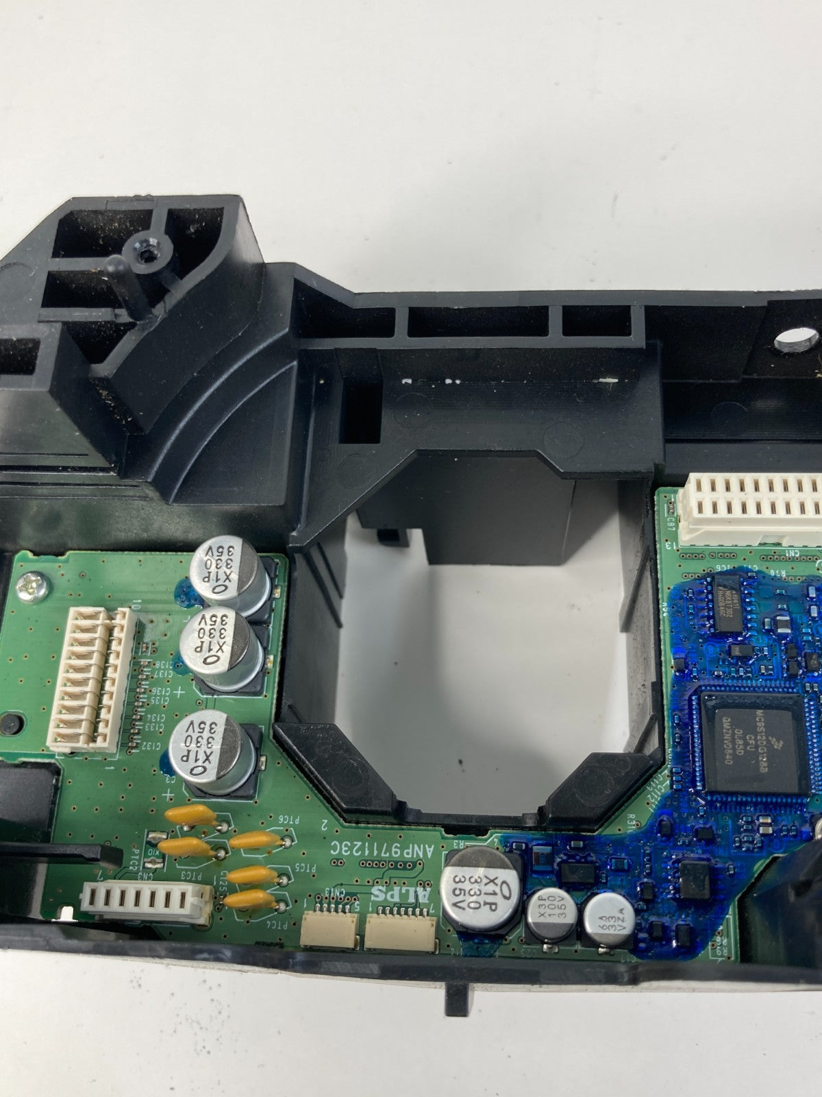 2008-2012 Land Rover LR2 Steering Column Switches Housing Socket 6G9N-13N064-ZF