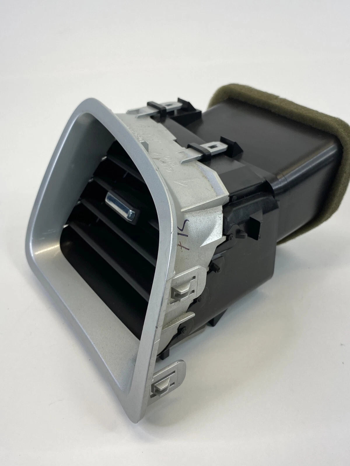 2010-2017 CHEVROLET EQUINOX DASH PASSENGER SIDE OUTER A/C AIR VENT 20862308 OEM