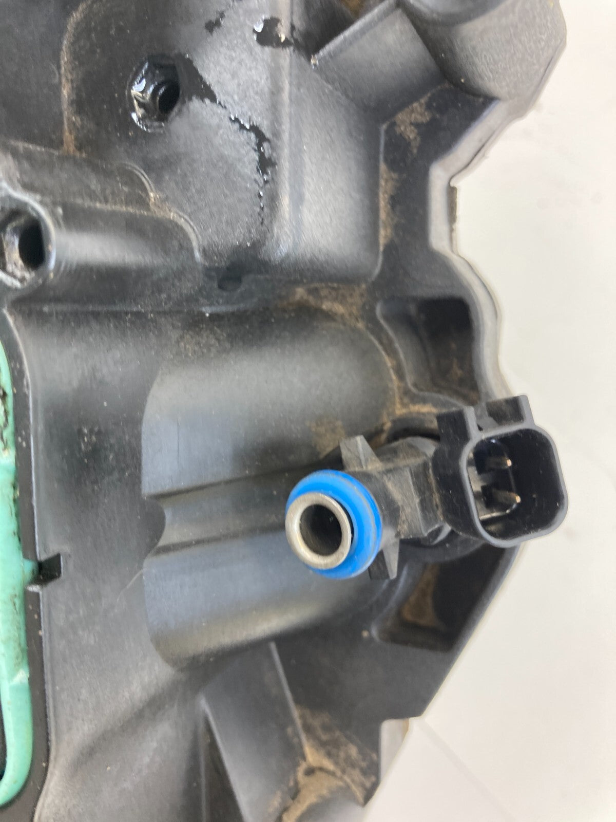 2011-2016 Chrysler Town & Country 3.6L Engine Lower Intake Manifold Assy OEM