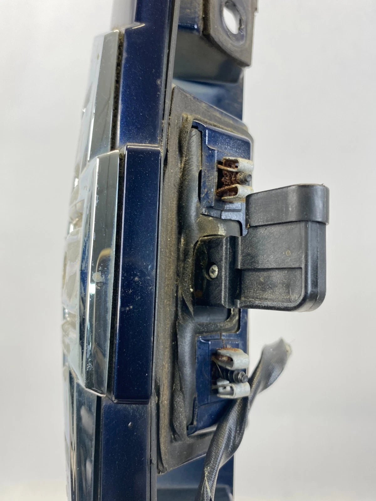 2006-2011 CHEVROLET HHR REAR HATCH LIFTGATE TRIM PULL HANDLE BLUE METALLIC OEM