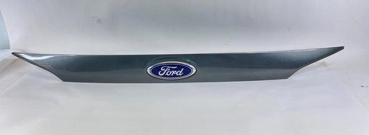 12-14 FORD FOCUS SEDAN REAR TRUNK MOLDING TRIM HANDLE EMBLEM BM51F43404 GRAY OEM