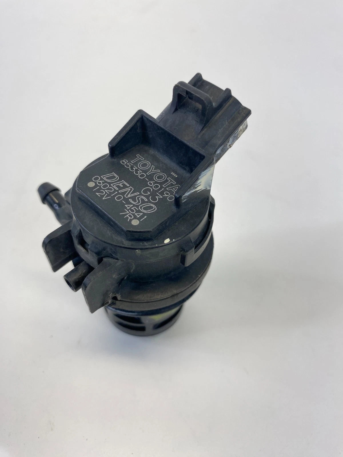 2014-2019 TOYOTA COROLLA WINDSHIELD WASHER PUMP MOTOR ASSEMBLY 85330-60190 OEM