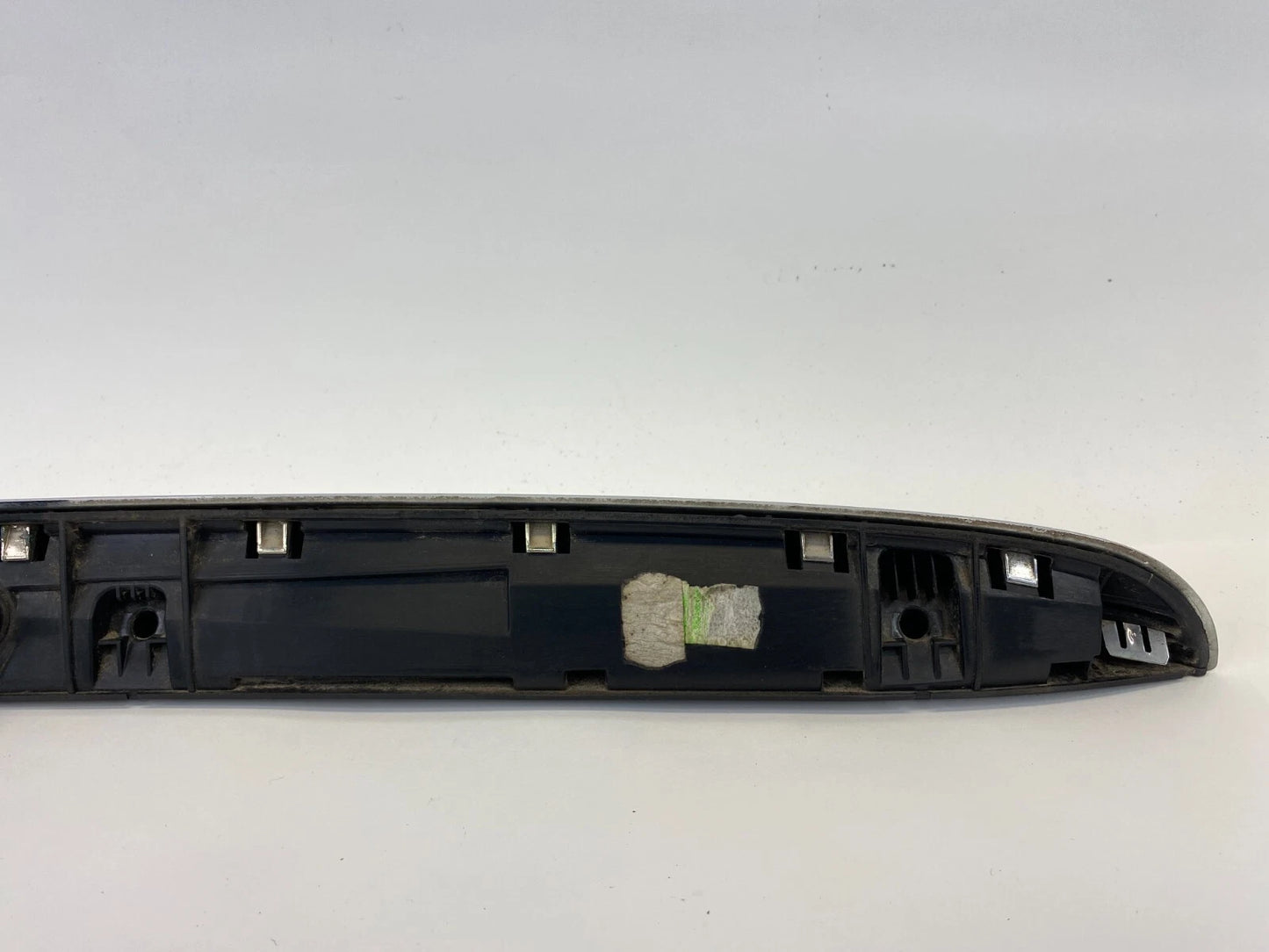 2007-2013 MINI COOPER REAR TRUNK GRIP HANDLE MOLDING LICENSE PLATE BEZEL 7151140