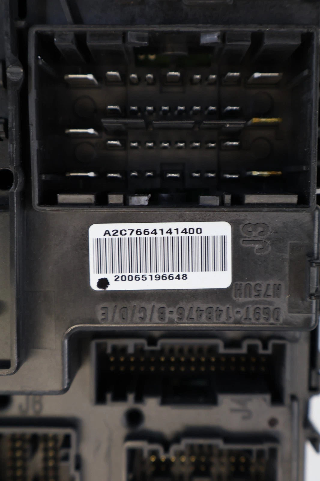 20-23 FORD EXPLORER 2.3L L4 BODY FUSE RELAY BOX CONTROL MODULE BCM DG9T-14B476-B