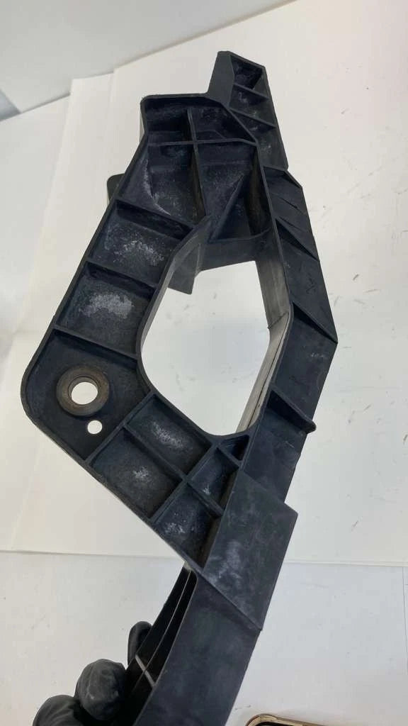 2008-2012 HONDA ACCORD FRONT LEFT HEADLIGHT LAMP MOUNT BRACKET 71190-TA0 OEM