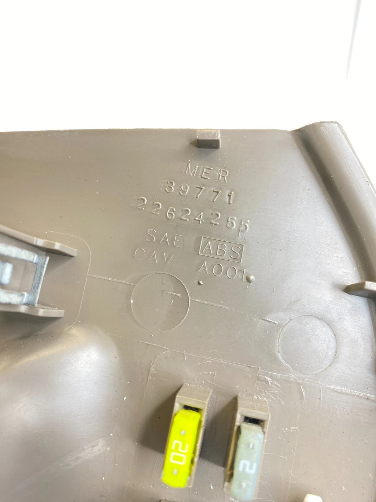 2002-2005 PONTIAC GRAND AM DASH LEFT DRIVER SIDE FUSE ACCESS COVER 22624255