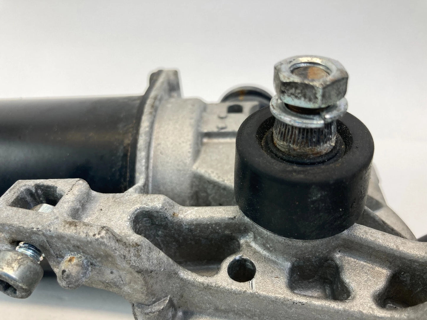 2006-2011 KIA RIO5 RIO FRONT WINDSHIELD WIPER MOTOR 98110-1G000 OEM