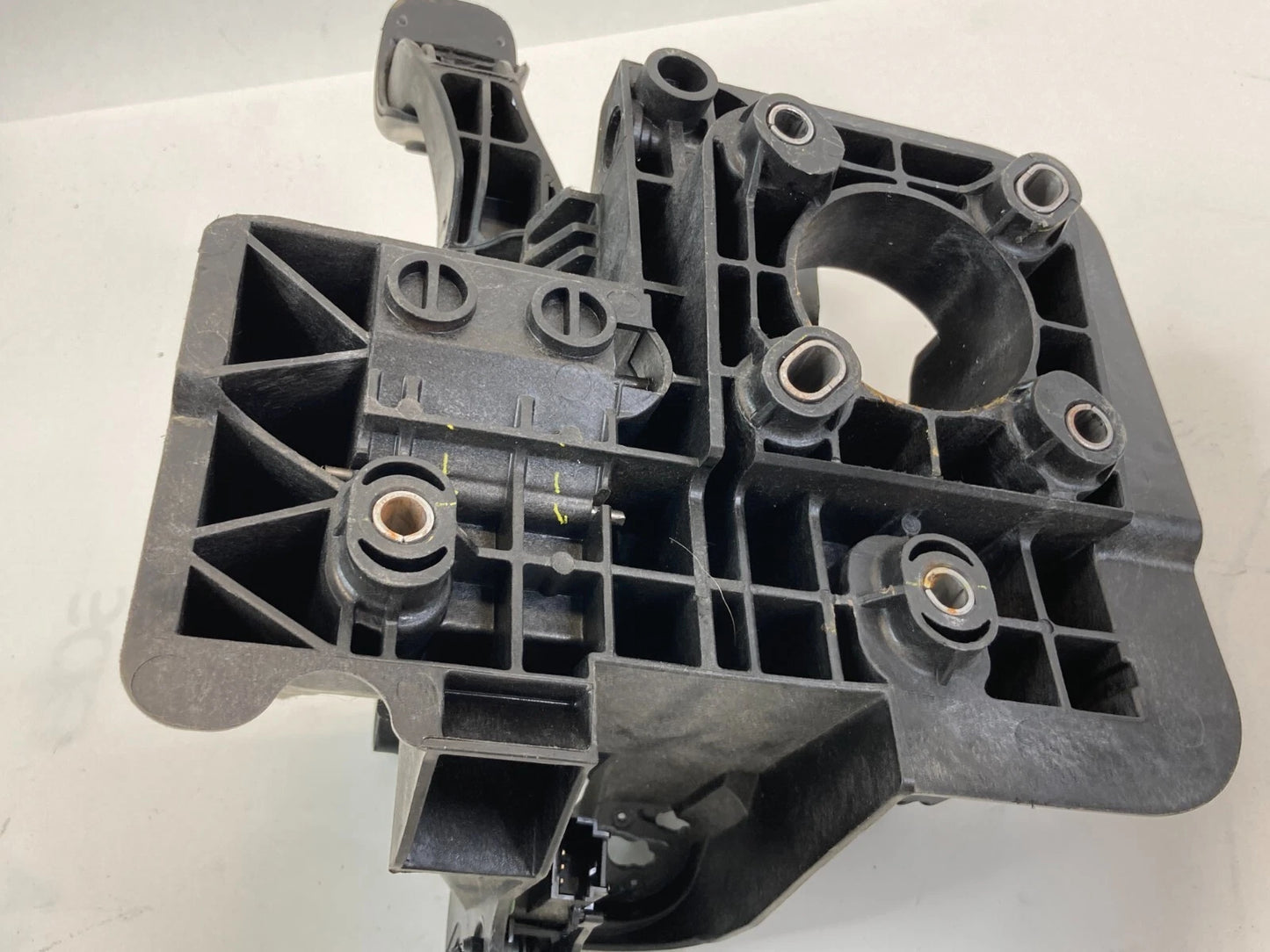 12-19 FIAT 500 1.4L MANUAL BRAKE STOP & CLUTCH FOOT PEDAL ASSEMBLY P68324962AB