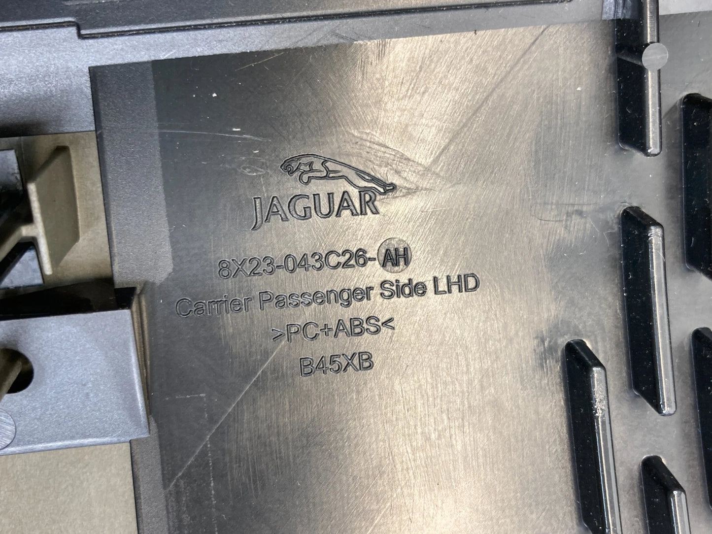 09-15 JAGUAR XF RIGHT PASSENGER DASH PANEL BEZEL AC AIR VENT 8X23043C26AH