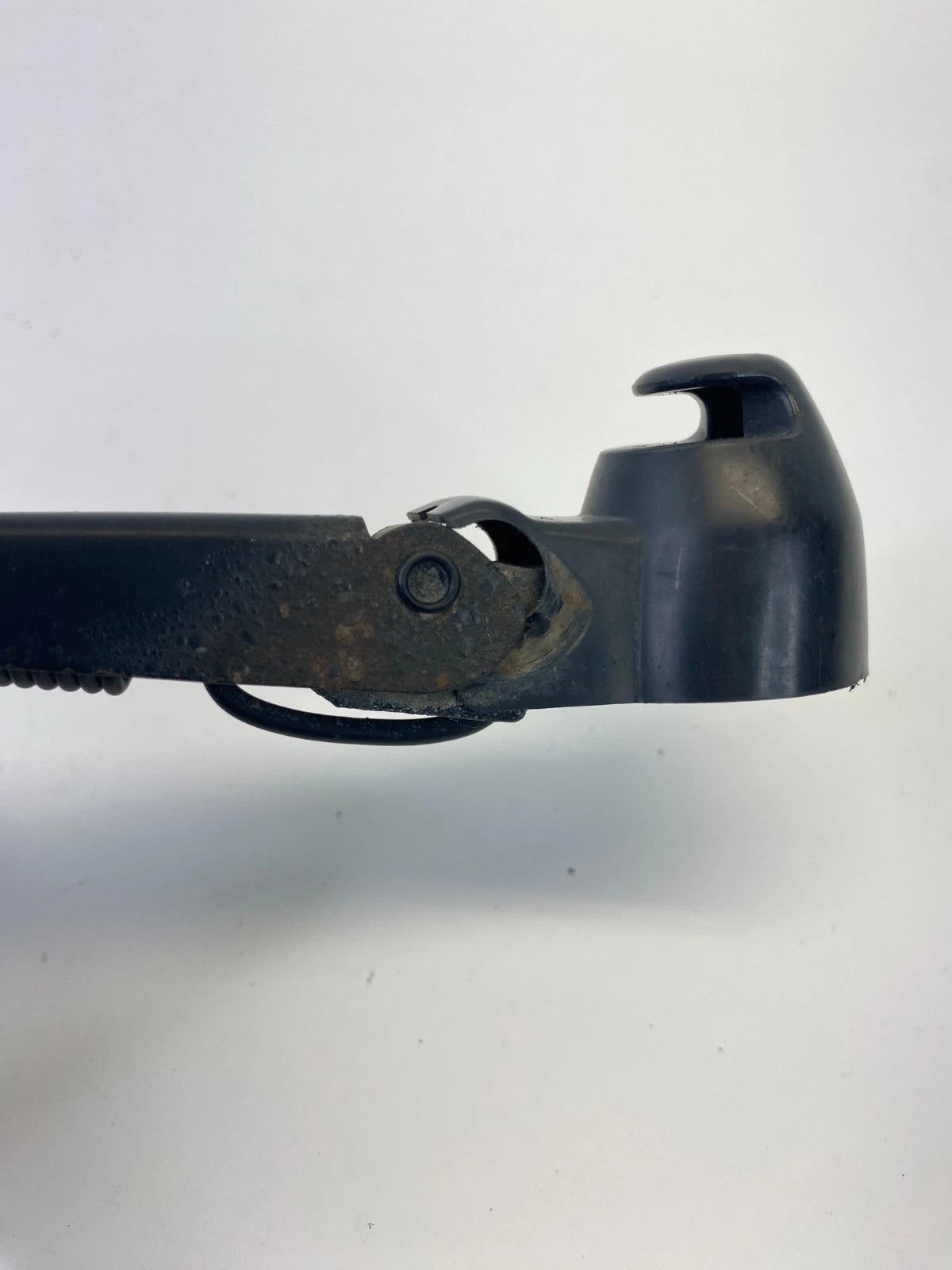 2001-2005 MERCEDES C240 WAGON REAR WINDOW TRUNK WINSHIELD WIPER ARM OEM
