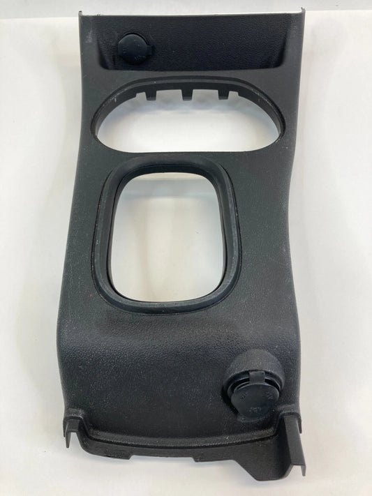 05-10 CHEVROLET COBALT A/T CONSOLE SHIFTER TRIM BEZEL W/ POWER OUTLET 15212350