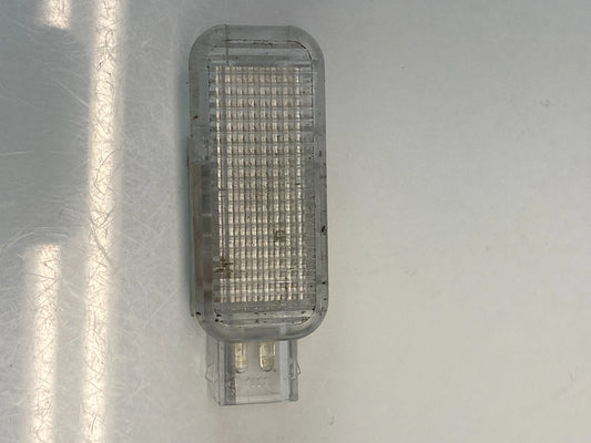 2007-2015 AUDI Q7 FRONT LEFT DRIVER SIDE INTERIOR DOOR COURTESY LIGHT LAMP OEM