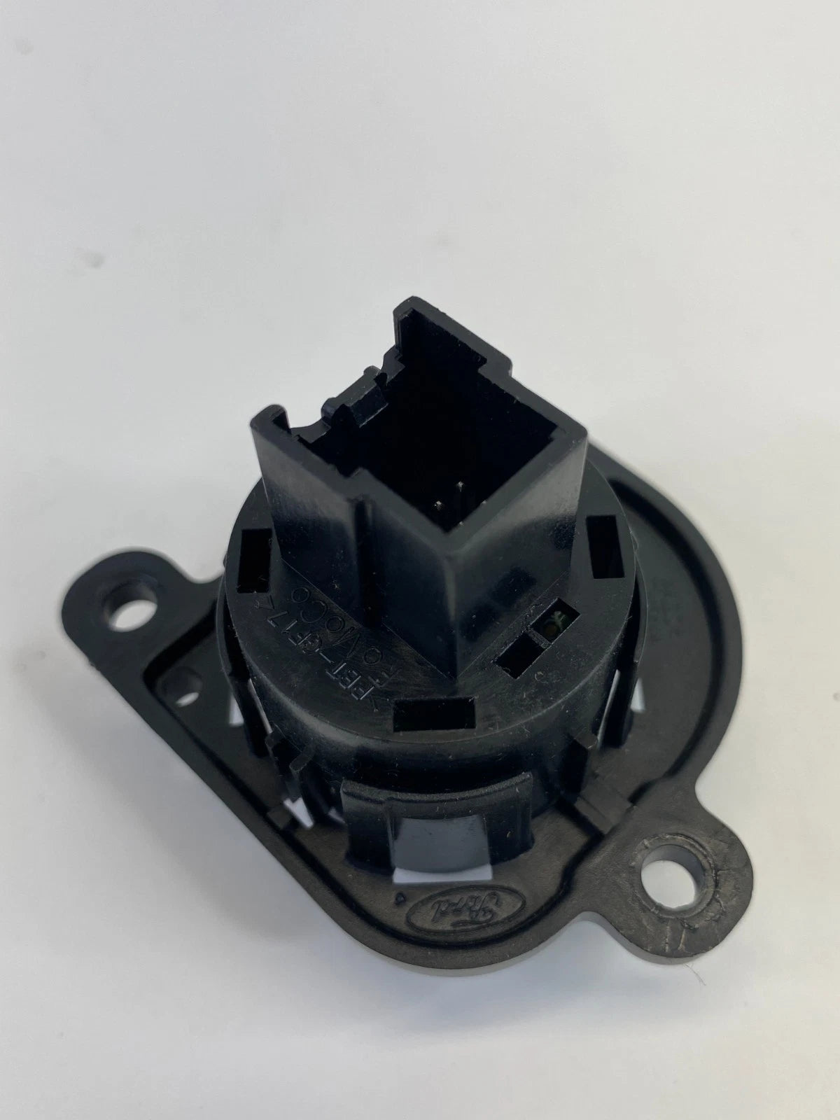 2010-2019 FORD TAURUS TRUNK OPEN RELEASE BUTTON SWITCH AG1T-19B514-ABW OEM