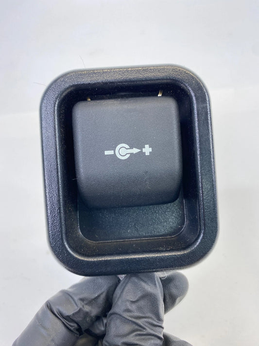 2004-2010 BMW 530I POWER OUTLET CIGARETTE LIGHTER PLUG SOCKET 7040621 OEM